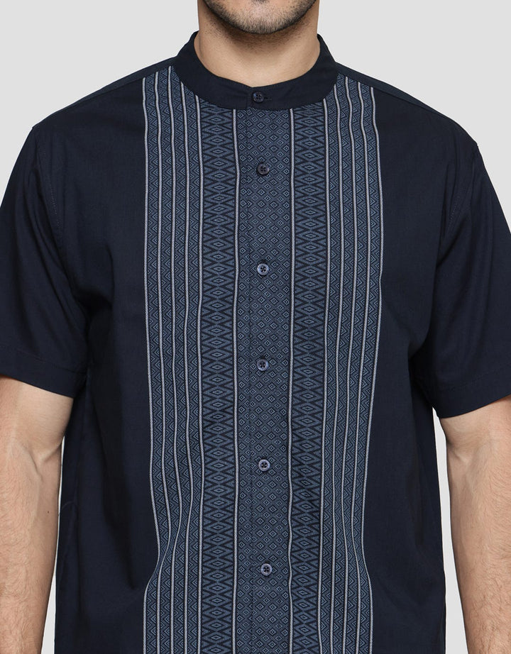 Details of Men's Short Sleeve Koko Print Door