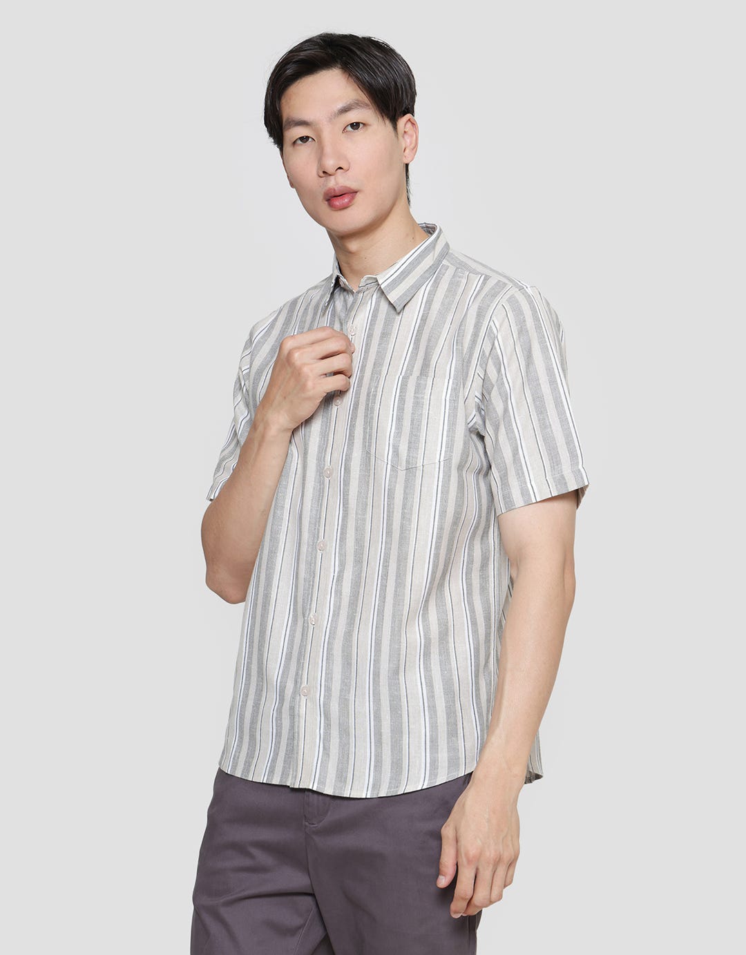 Details Robby Stripes Linen Kemeja Pria