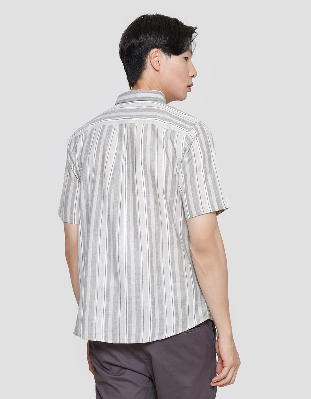 Details Robby Stripes Linen Kemeja Pria