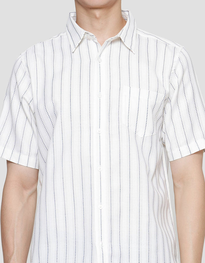 Details Robby Stripes Linen Kemeja Pria