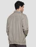 Details Jaket Coach Pria With 3 Pockets