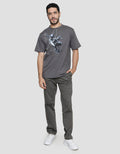 Marvel Spiderman Hanging Kaos Pria