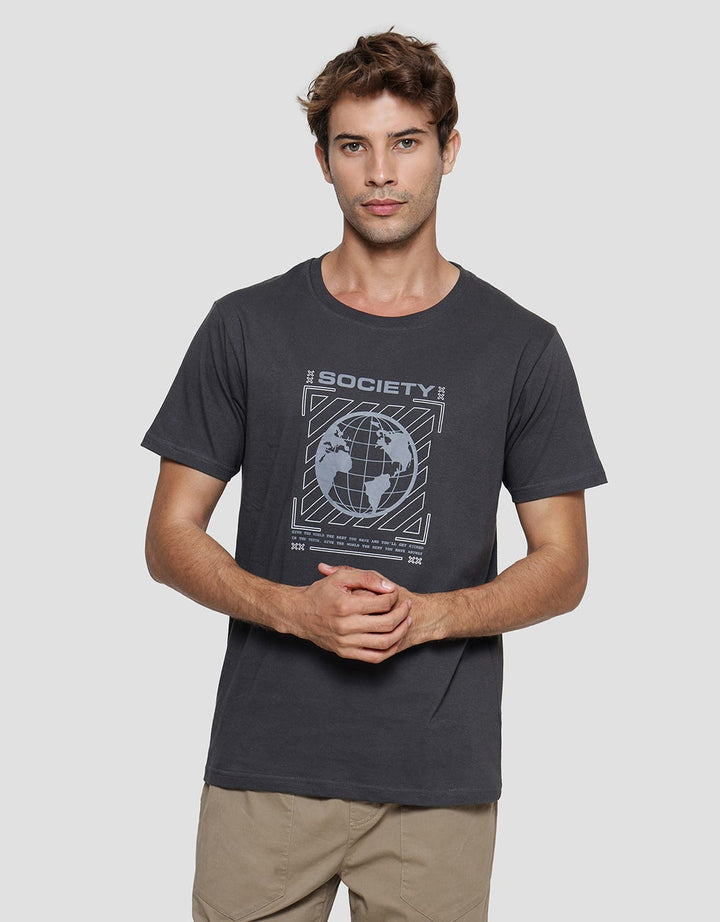 T Zone Print Linear Graphic Society Kaos Lengan Pendek Pria