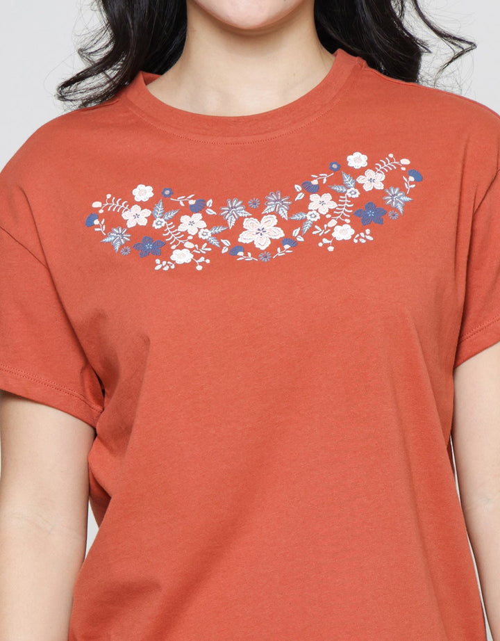 Connexion Rubber Center Kaos Wanita