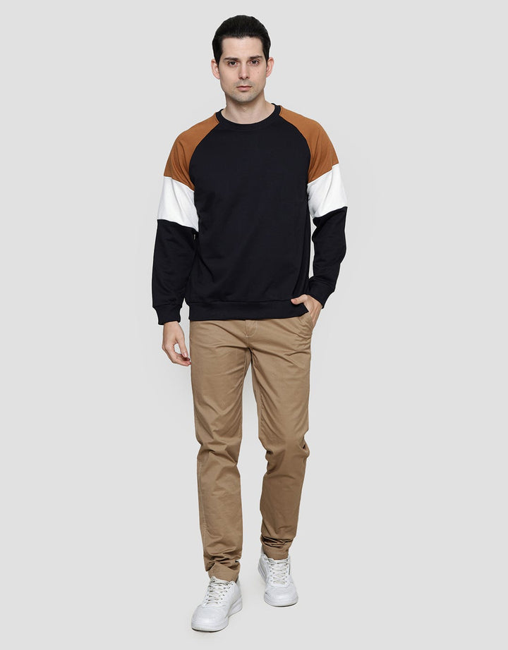 Details of Men's Solid Cut Neck Sweater