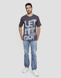 T Zone Theme Curlicue Wording Kaos Lengan Pendek Pria