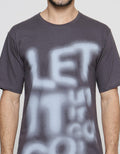 T Zone Theme Curlicue Wording Kaos Lengan Pendek Pria