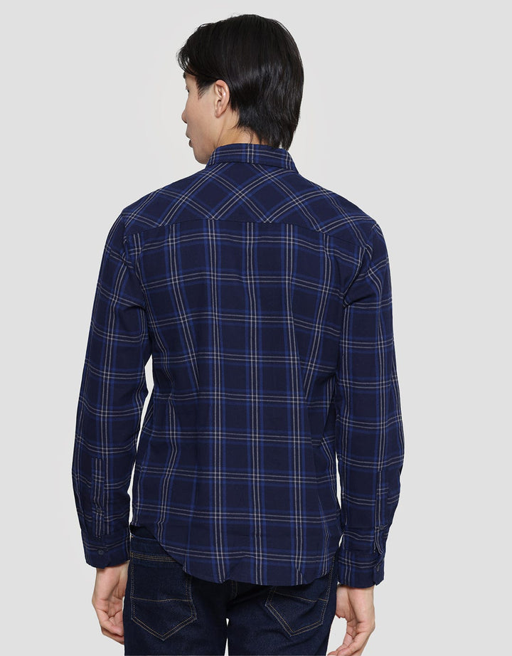 Triple Kemeja Flanel Slim Fit Pria