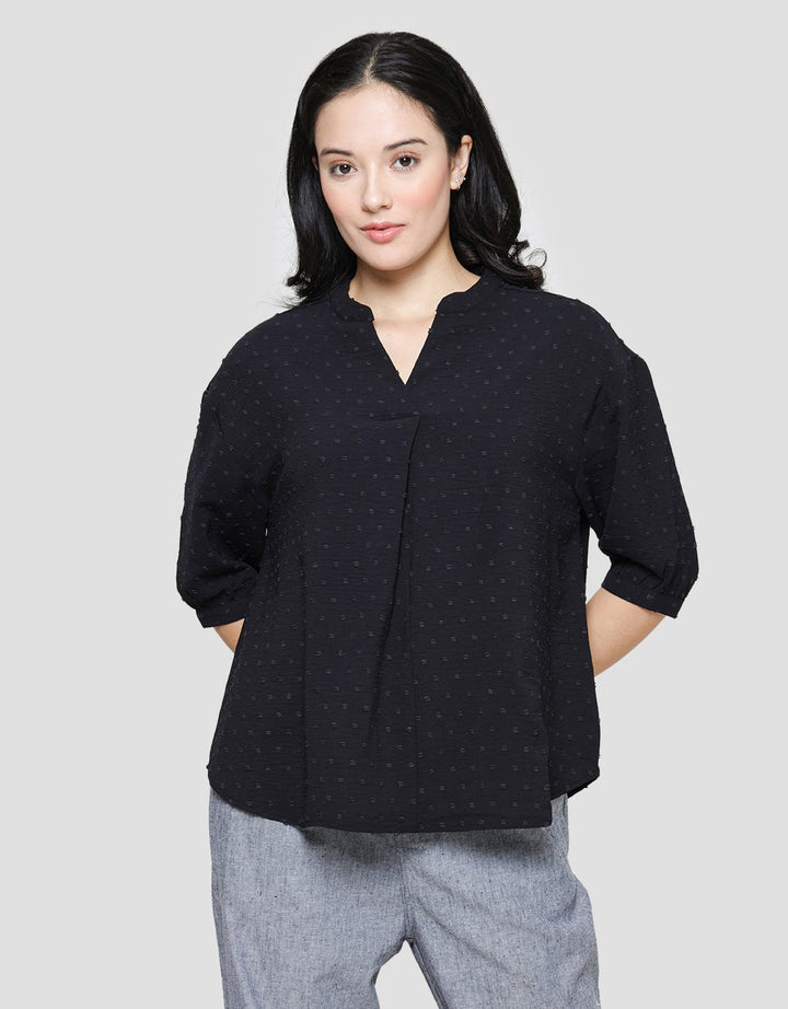 St. Yves Women's Polyester Dobby Blouse With Sleeve Cuff