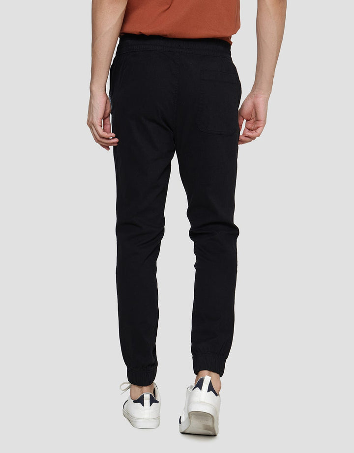 Details Stretch Celana Jogger Pria