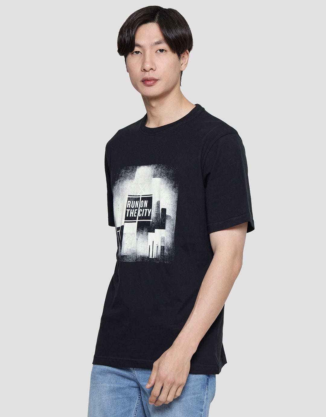 Nevada Kaos Lengan Pendek Pria Print Run On The City