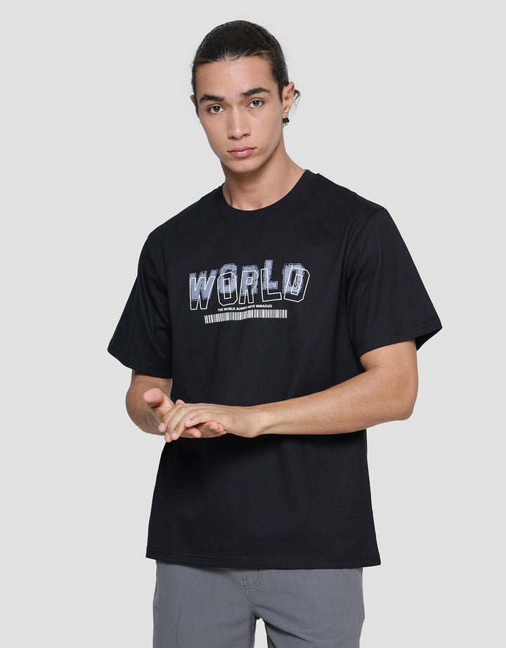 Nevada Wording World Print Kaos Pria