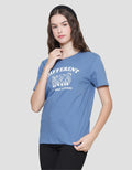 Nevada Different Bear Friends Kaos Wanita