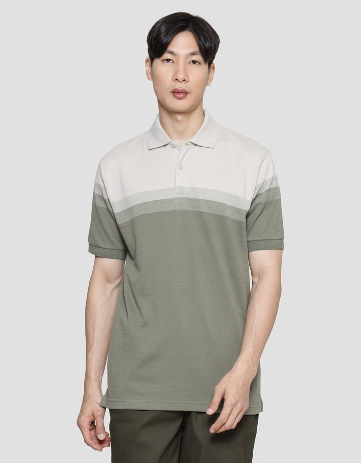Cole Stripes At Chest Kaos Polo Pria