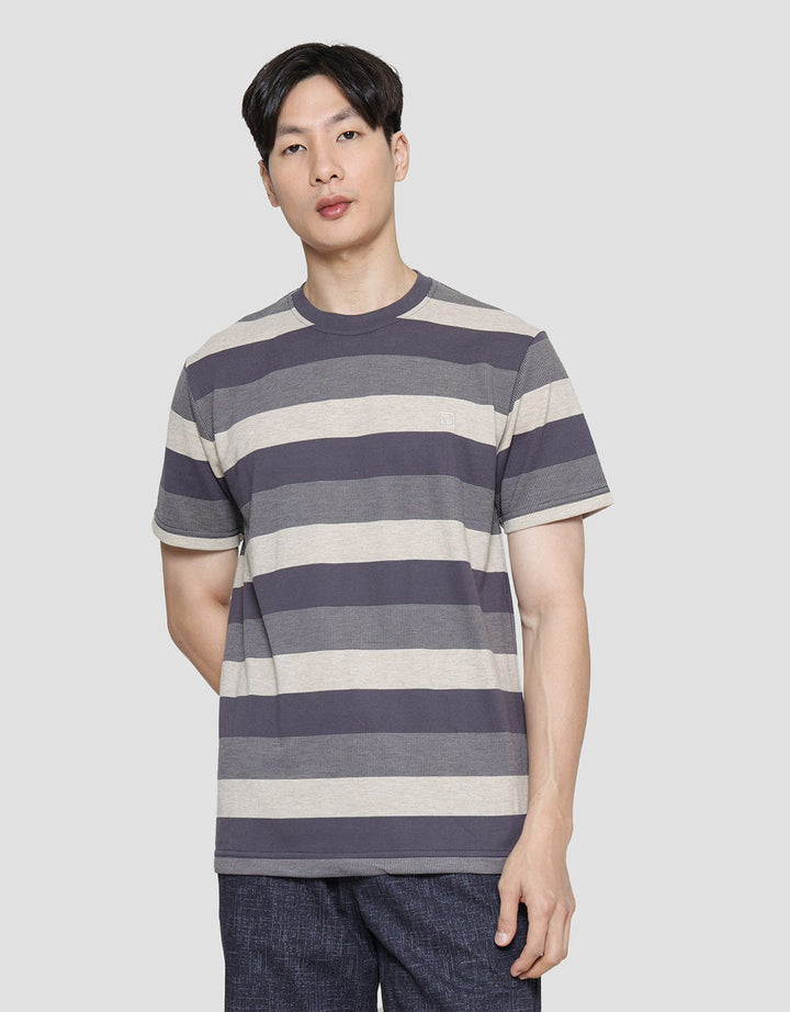 Cole Repeat Stripe Kaos Casual Pria