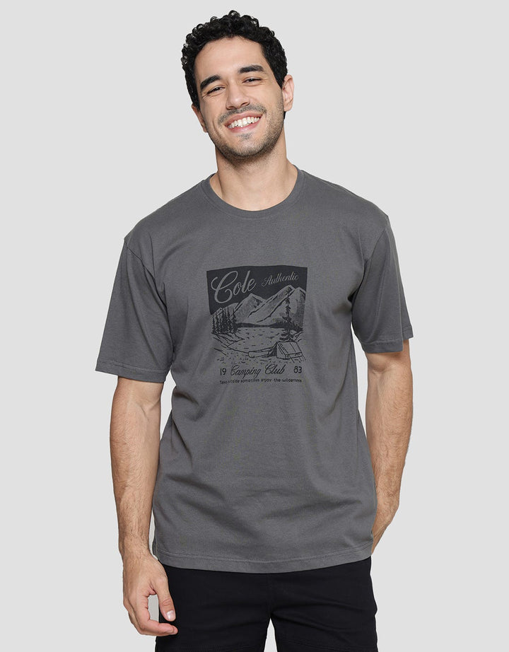 Cole Mountain Kaos Lengan Pendek Pria