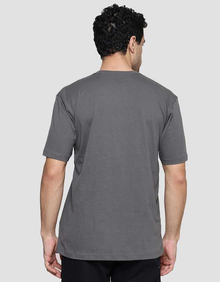 Cole Mountain Kaos Lengan Pendek Pria