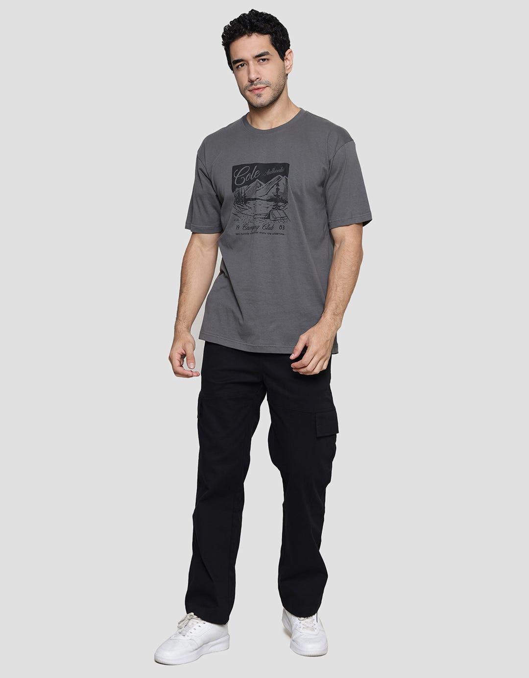 Cole Mountain Kaos Lengan Pendek Pria
