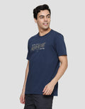 Cole Adventure Print Kaos Lengan Pendek Pria