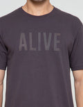 Cole Alive Dot Kaos Lengan Pendek Pria