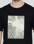 Cole Building Print Kaos Lengan Pendek Pria
