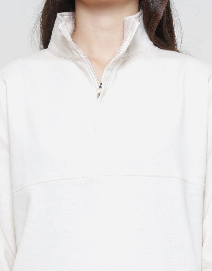 American Jeans Neck Zipp Sweater Wanita