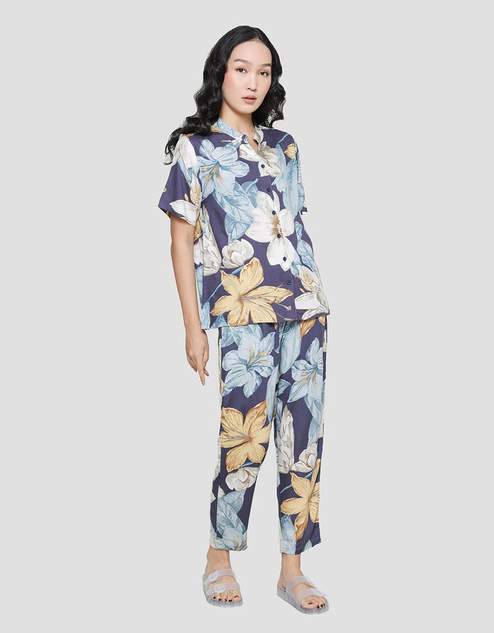 St. Yves Big Floral Women's Pajamas One Set
