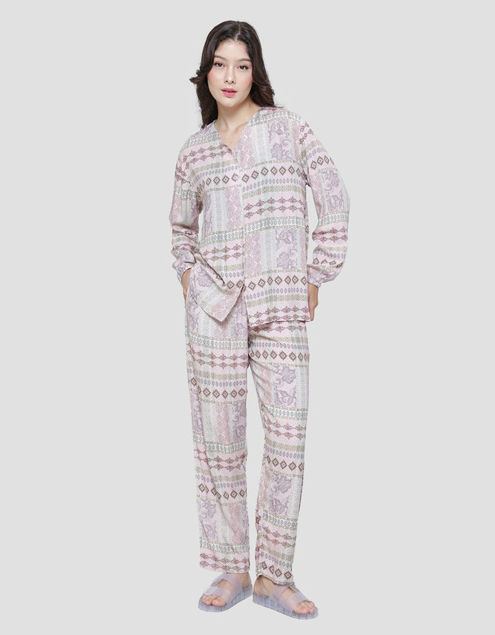 St. Yves Sweet Patched Baju Tidur Set Wanita