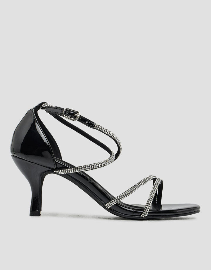 Yongki Komaladi Beads Strap Buckle Sandal Heels Wanita