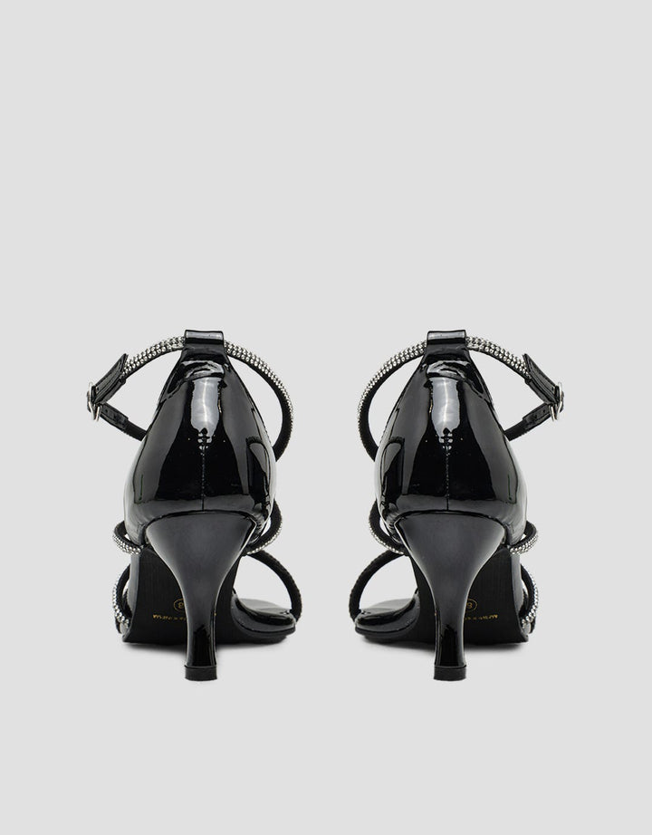 Yongki Komaladi Beads Strap Buckle Sandal Heels Wanita