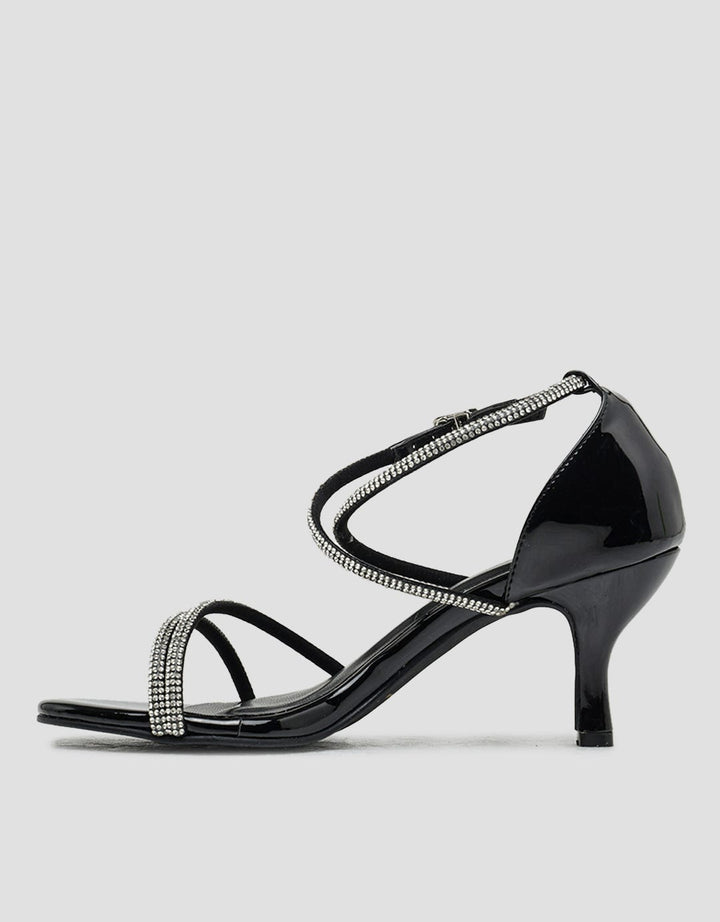 Yongki Komaladi Beads Strap Buckle Sandal Heels Wanita