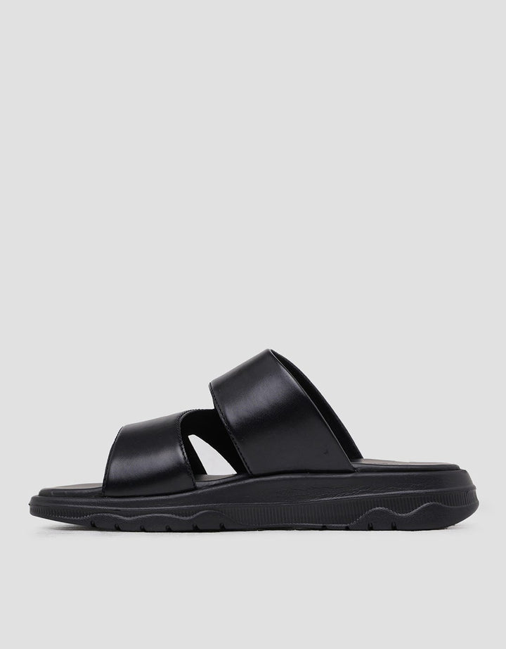 Yongki Komaladi Basic Sandal Slipper Men