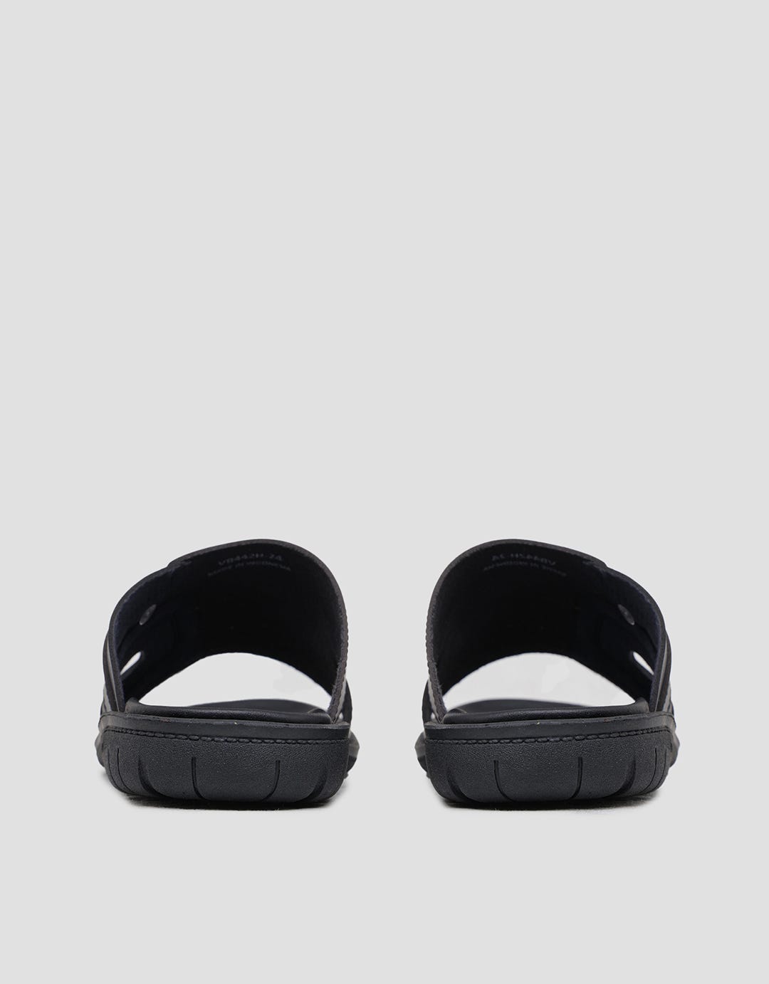 Yongki Komaladi Simply Sandal Slipper Men