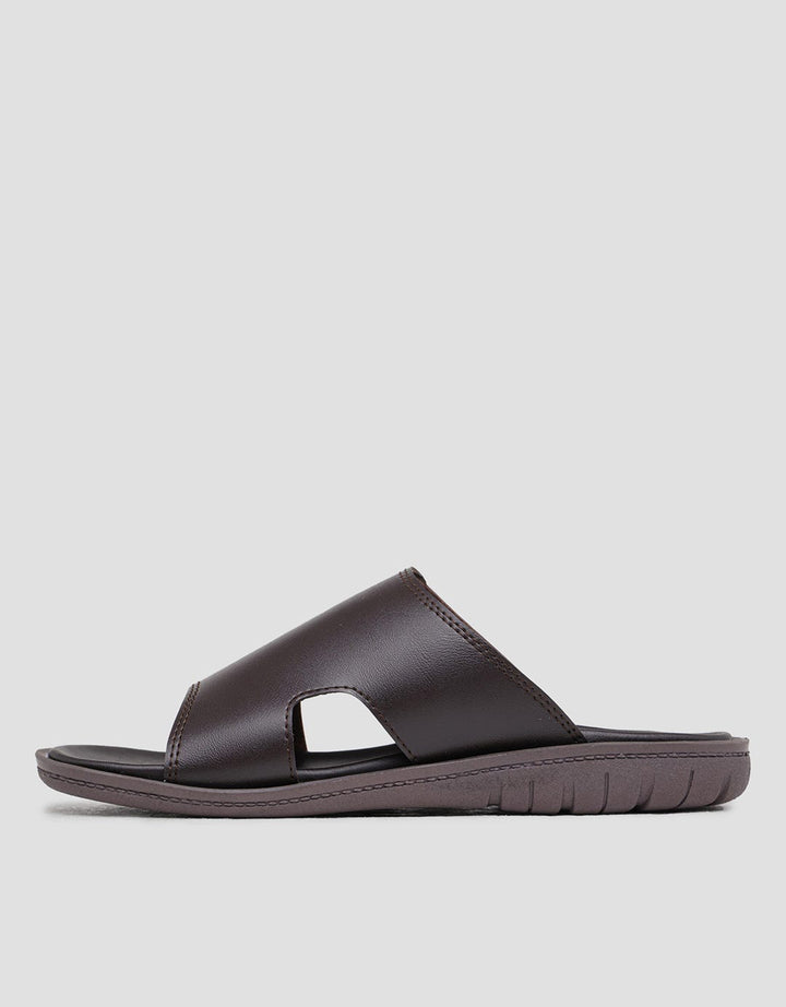 Yongki Komaladi Simply Sandal Slipper Men