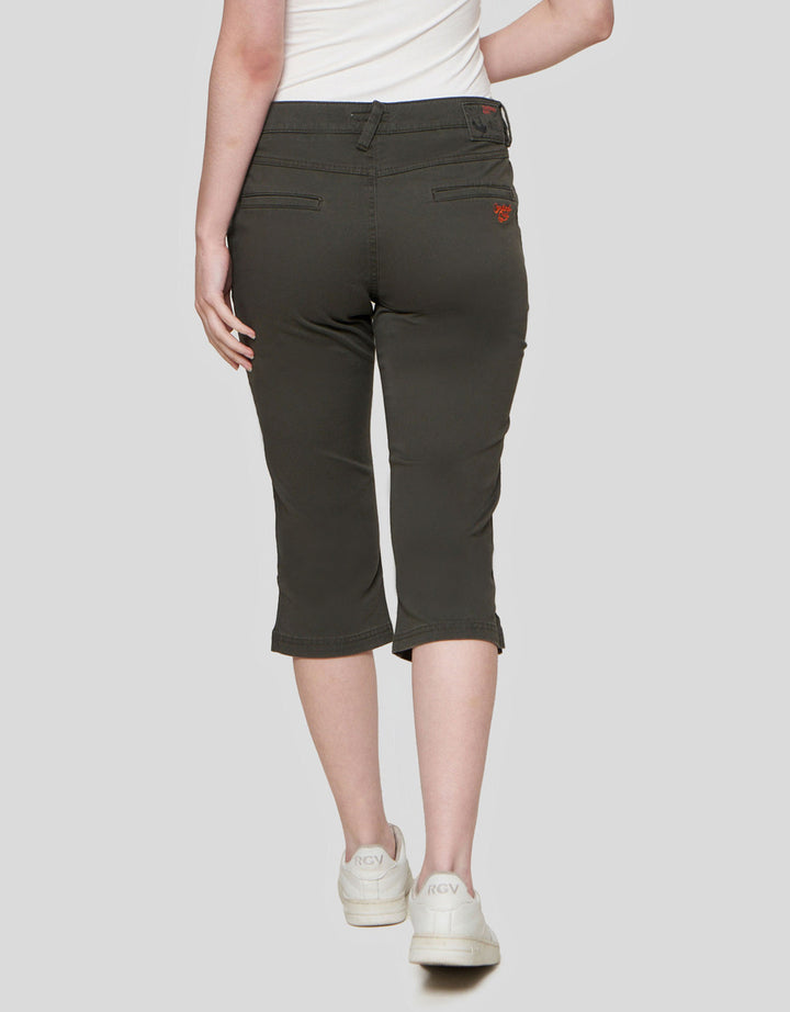 Cardinal Girl Bermuda Celana Wanita