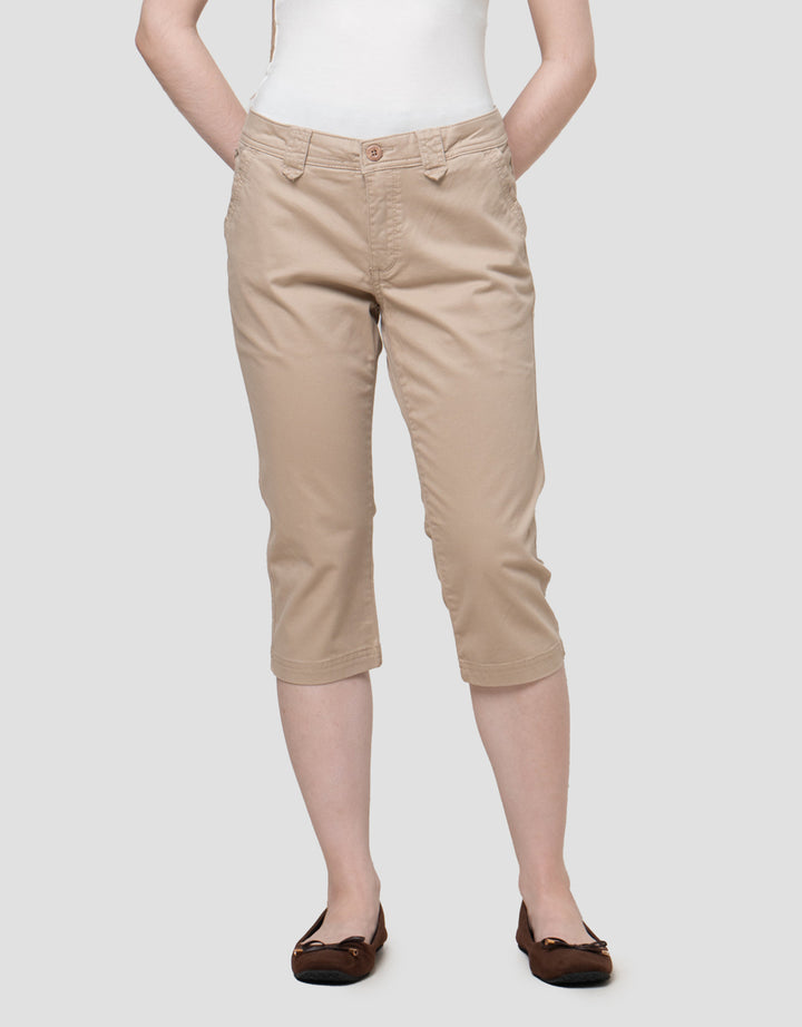 Cardinal Girl Bermuda Celana Chinos Wanita