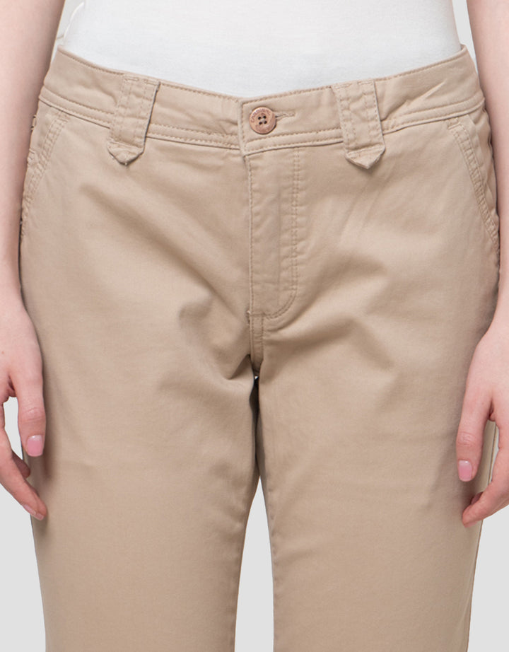 Cardinal Girl Bermuda Celana Chinos Wanita