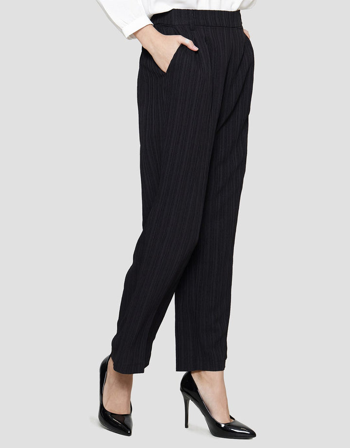 Anyday Celana Panjang Texture Solid Color Wanita