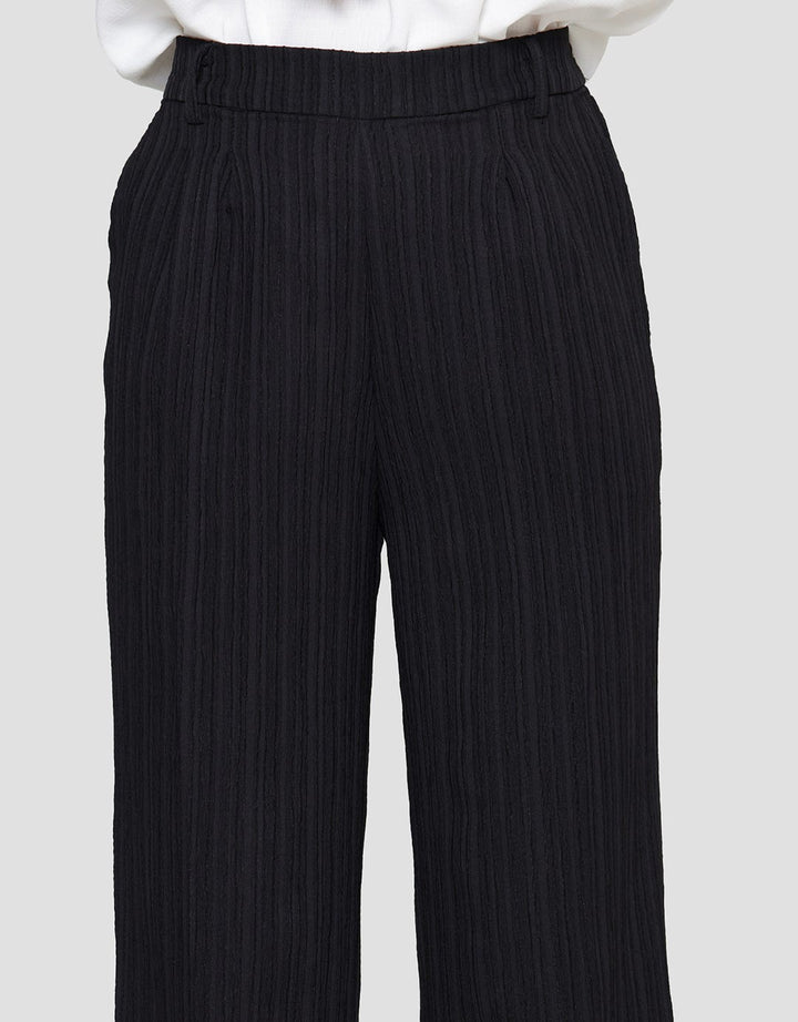 Anyday Celana Panjang Texture Solid Color Wanita