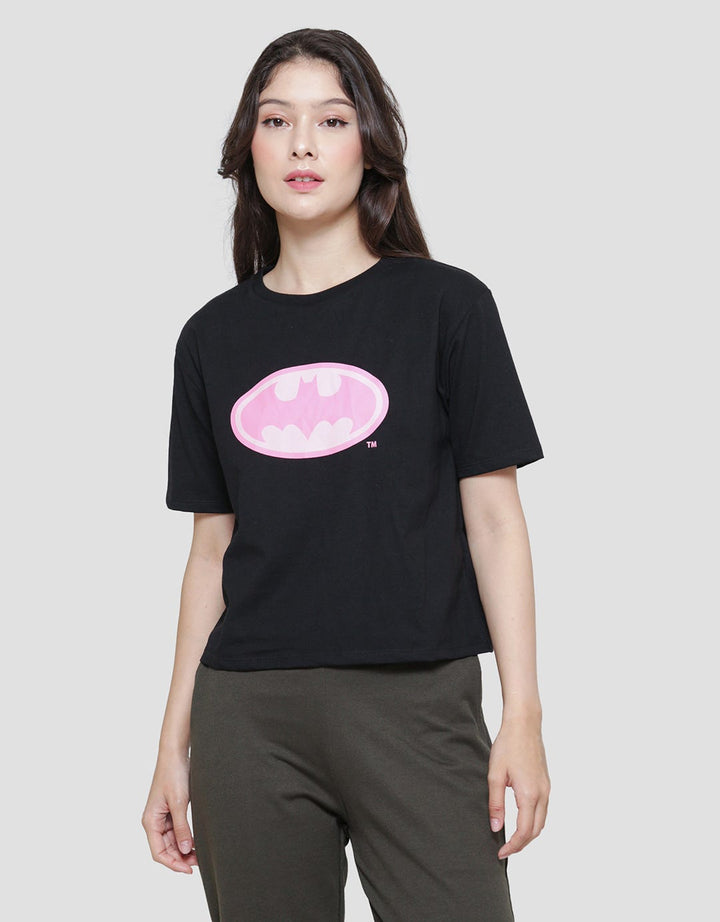 Nevada Basic Boxy Print Batman Logo Kaos Lengan Pendek Wanita