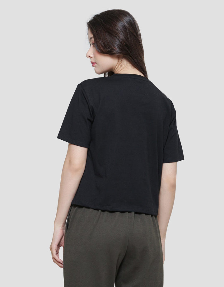 Nevada Basic Boxy Print Batman Logo Kaos Lengan Pendek Wanita