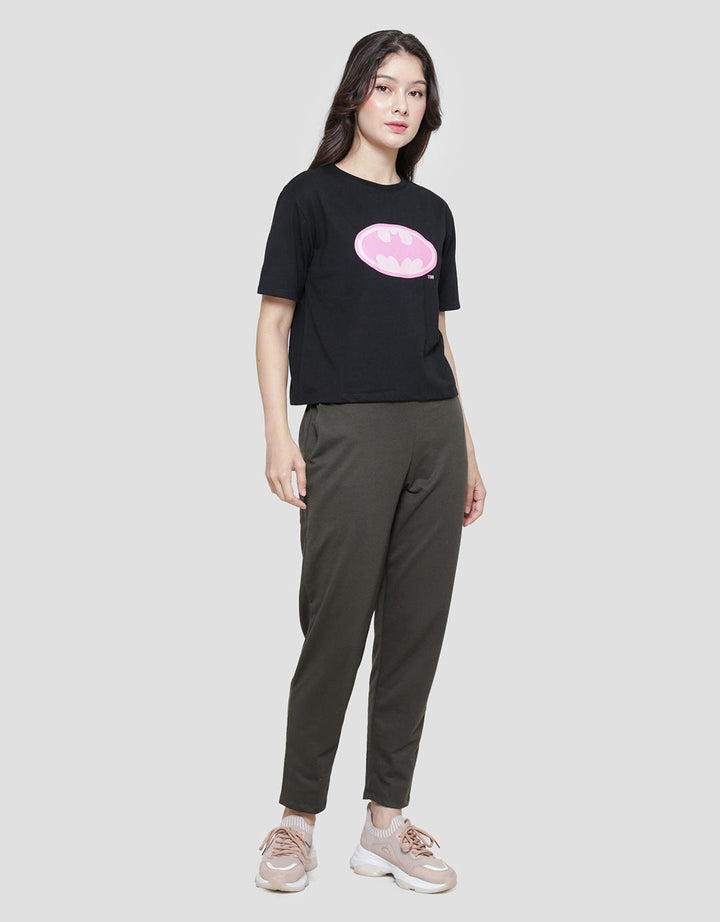 Nevada Basic Boxy Print Batman Logo Kaos Lengan Pendek Wanita