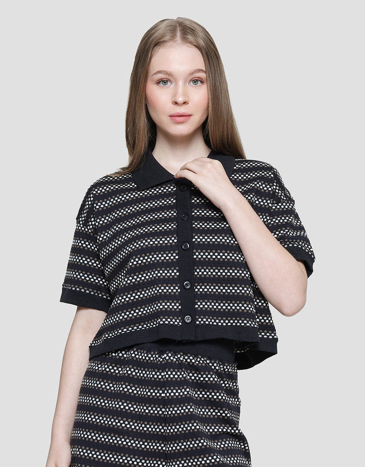 Details Knit Text Kaos Casual Wanita
