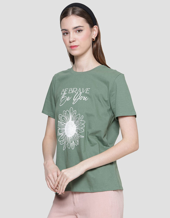 Details Print Be Brave Be You Kaos Lengan Pendek Regular Wanita