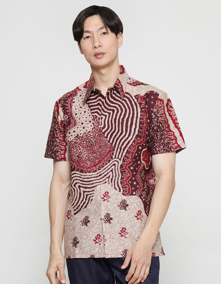 Arjuna Weda Hem Body Fit Batik Modern Pria