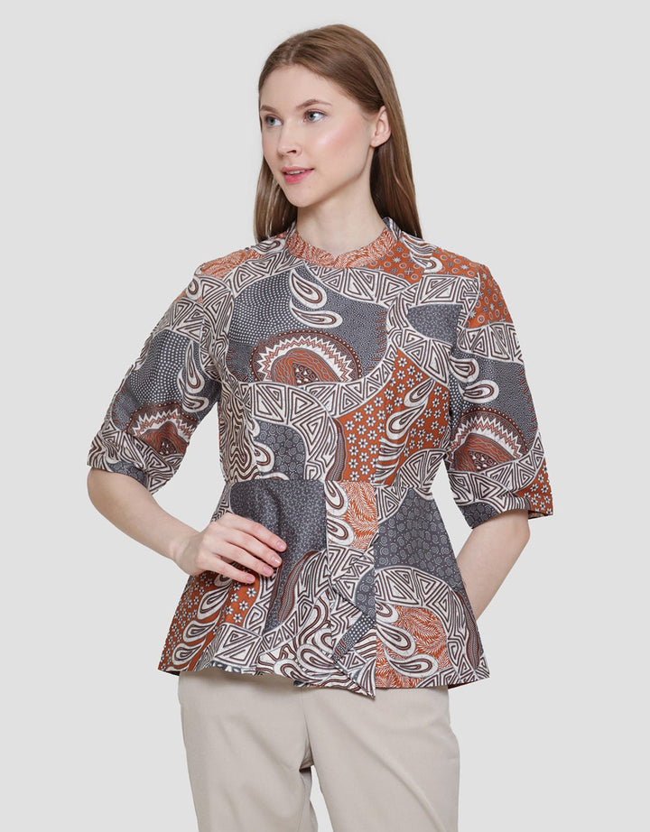 Arjuna Weda Blouse Batik Sekar Tetes Banyu Wanita