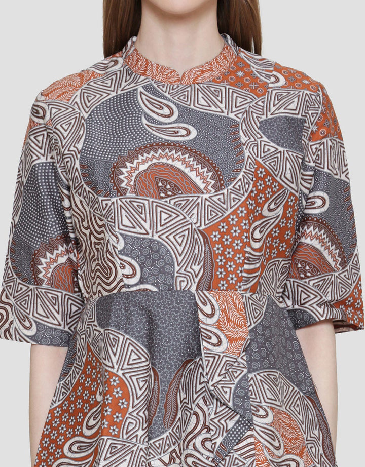 Arjuna Weda Blouse Batik Sekar Tetes Banyu Wanita
