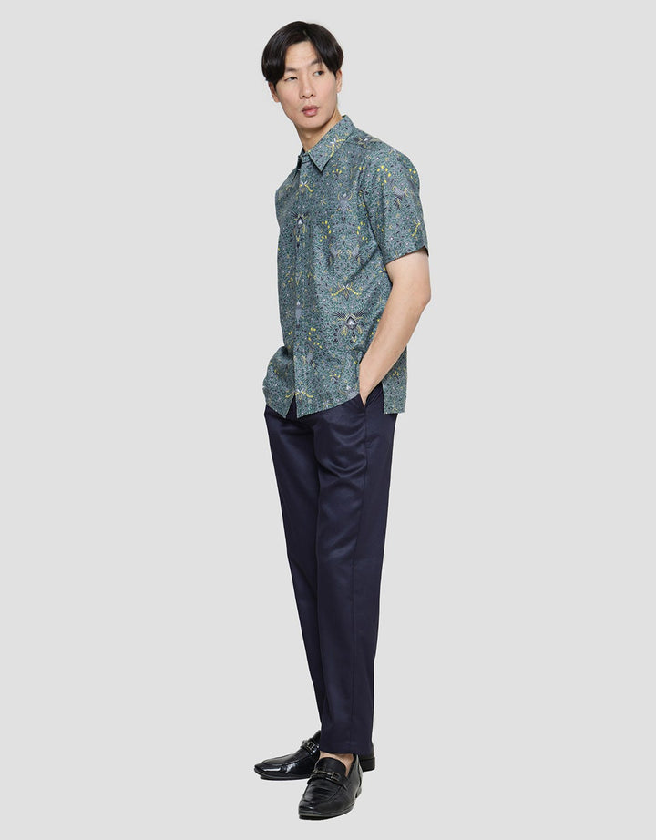 Adikusuma Hem Body Fit Batik Modern Pria