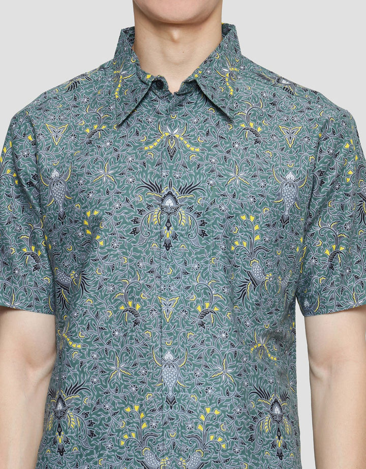 Adikusuma Hem Body Fit Batik Modern Pria