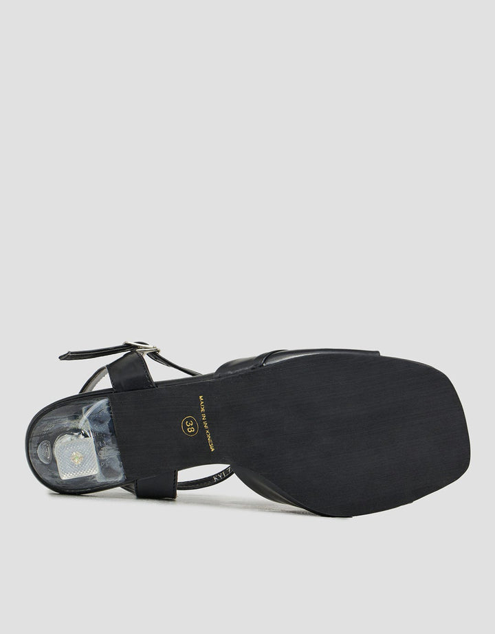 Yongki Komaladi Sandal Heals Wanita